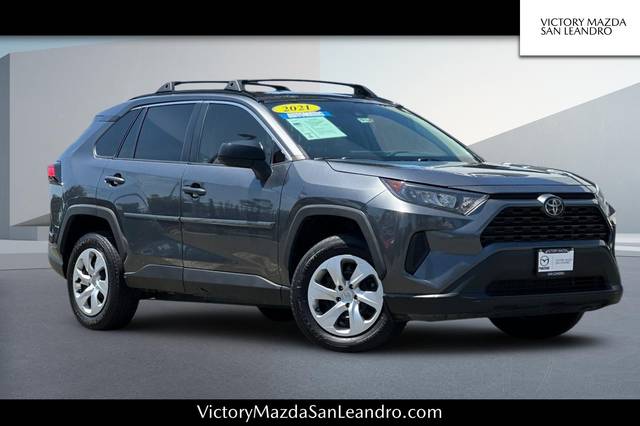 2021 Toyota RAV4 LE AWD photo