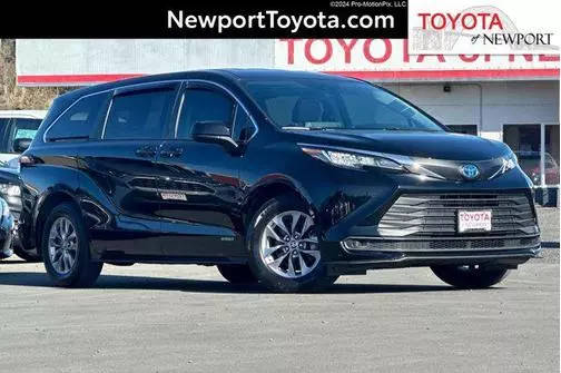 2021 Toyota Sienna LE AWD photo