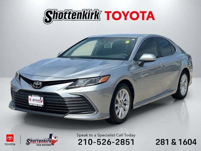 2021 Toyota Camry LE FWD photo