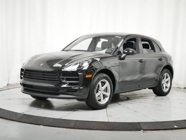 2021 Porsche Macan  AWD photo