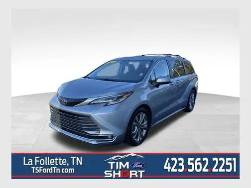 2021 Toyota Sienna Platinum FWD photo