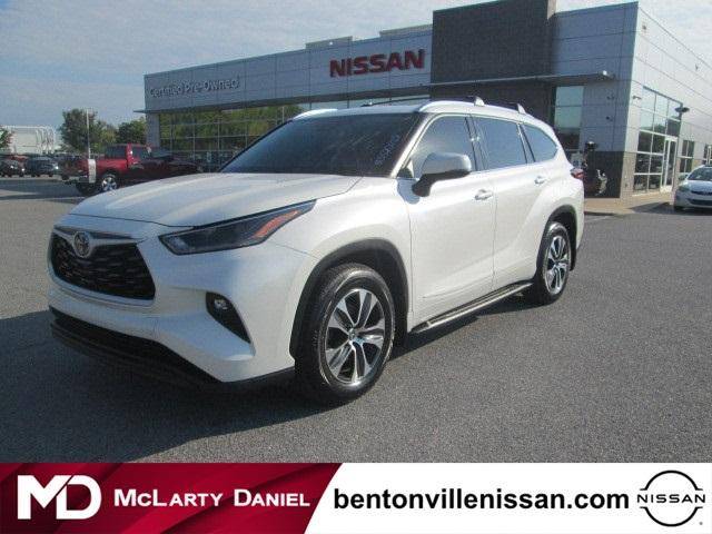 2021 Toyota Highlander XLE FWD photo