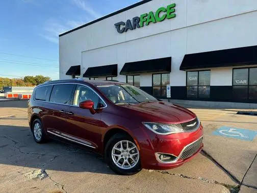 2020 Chrysler Pacifica Minivan Touring L FWD photo