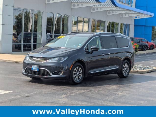 2019 Chrysler Pacifica Minivan Touring L Plus FWD photo