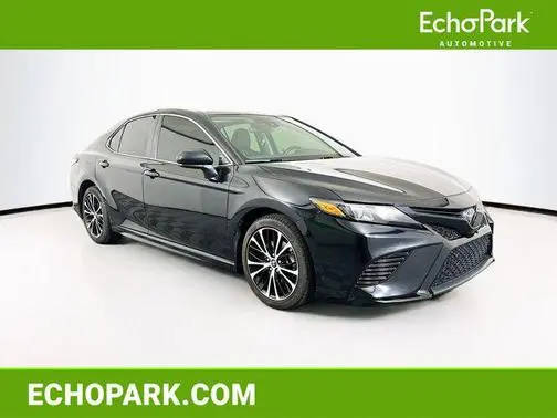 2020 Toyota Camry SE FWD photo