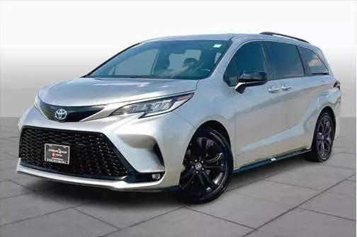 2021 Toyota Sienna XSE FWD photo