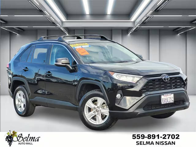 2021 Toyota RAV4 XLE FWD photo