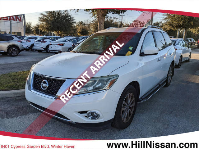 2016 Nissan Pathfinder SV FWD photo