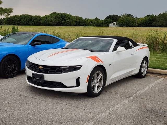 2020 Chevrolet Camaro 1LT RWD photo