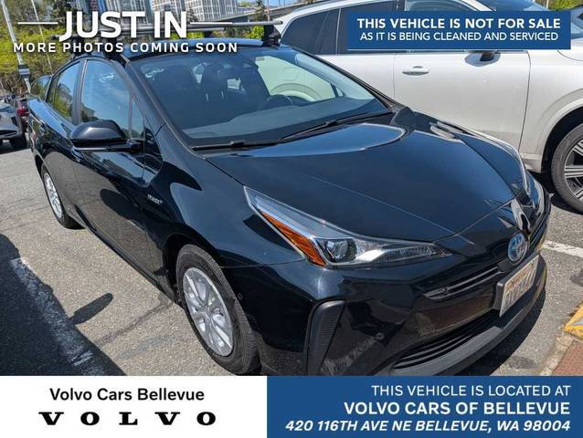 2020 Toyota Prius LE FWD photo