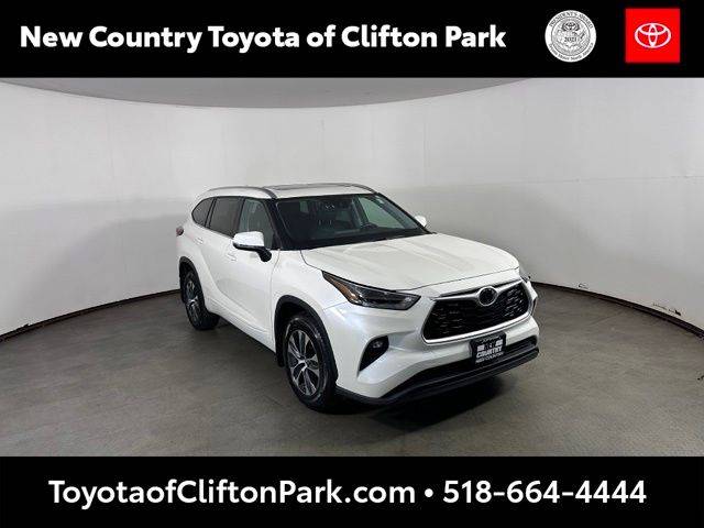 2021 Toyota Highlander XLE AWD photo
