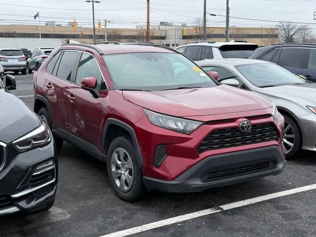 2021 Toyota RAV4 LE FWD photo