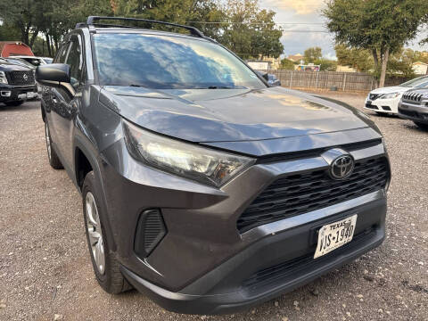 2021 Toyota RAV4 LE FWD photo