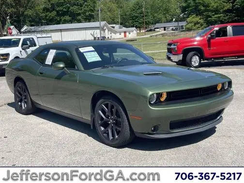 2021 Dodge Challenger SXT RWD photo