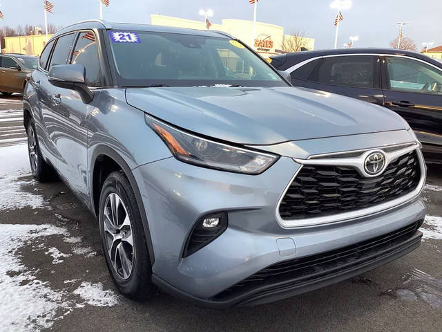 2021 Toyota Highlander XLE FWD photo