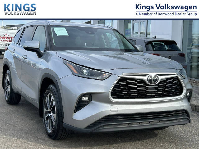 2021 Toyota Highlander XLE AWD photo