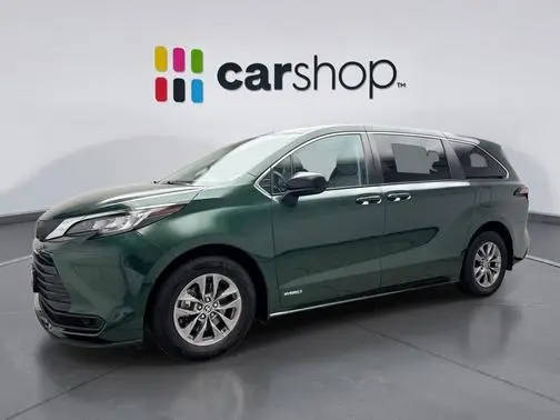 2021 Toyota Sienna LE FWD photo