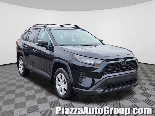 2021 Toyota RAV4 LE FWD photo