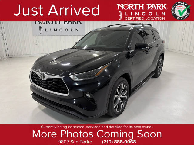 2021 Toyota Highlander XLE FWD photo