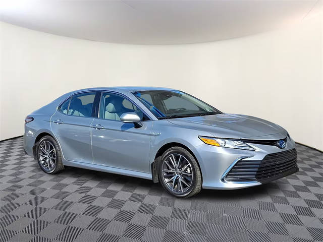 2021 Toyota Camry Hybrid XLE FWD photo