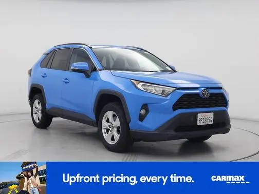 2021 Toyota RAV4 XLE FWD photo