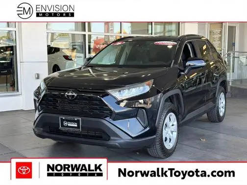 2021 Toyota RAV4 LE FWD photo
