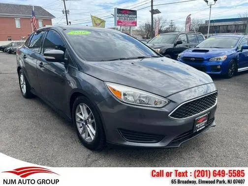 2016 Ford Focus SE FWD photo