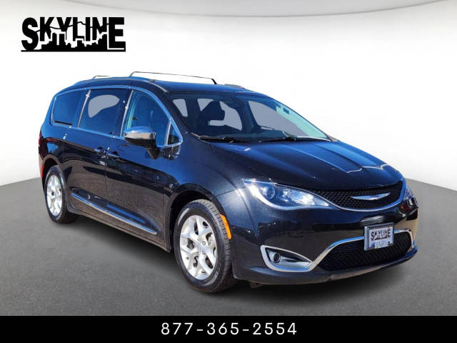 2020 Chrysler Pacifica Minivan Limited FWD photo