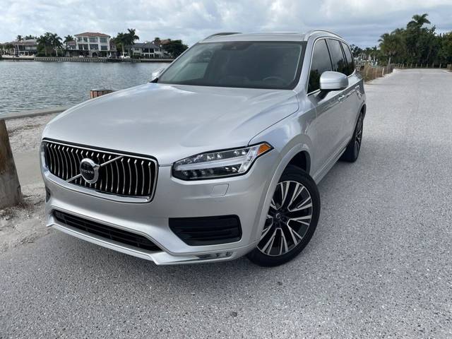 2021 Volvo XC90 Momentum AWD photo