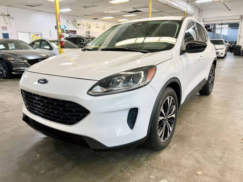 2021 Ford Escape SE FWD photo