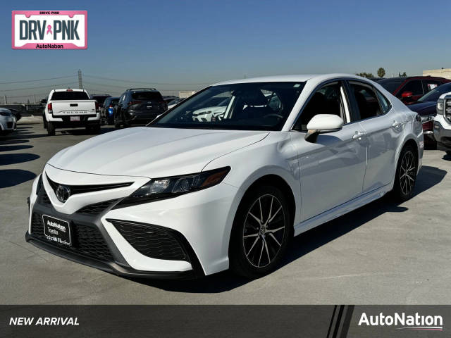 2021 Toyota Camry SE FWD photo