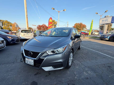 2021 Nissan Versa S FWD photo
