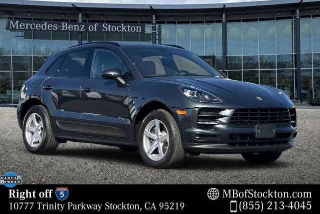 2021 Porsche Macan  AWD photo