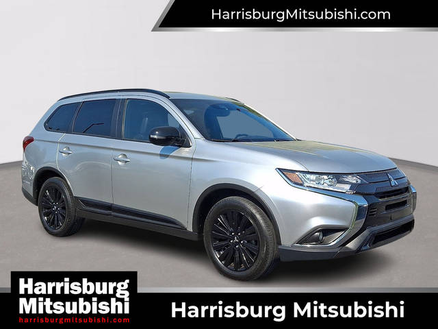 2020 Mitsubishi Outlander LE FWD photo
