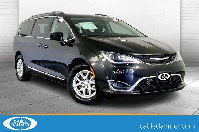 2020 Chrysler Pacifica Minivan Touring L FWD photo