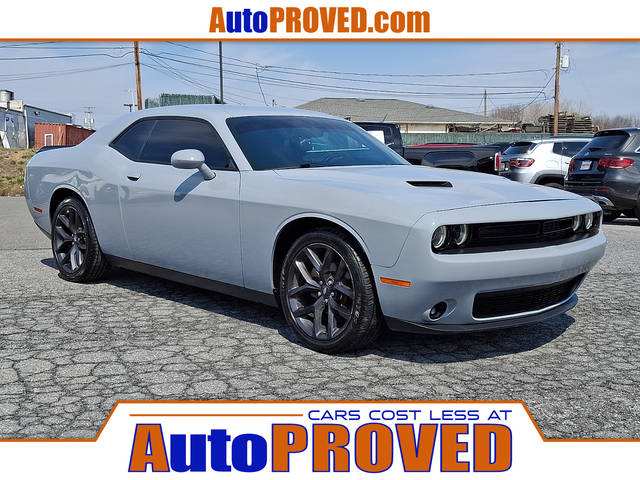 2021 Dodge Challenger SXT RWD photo