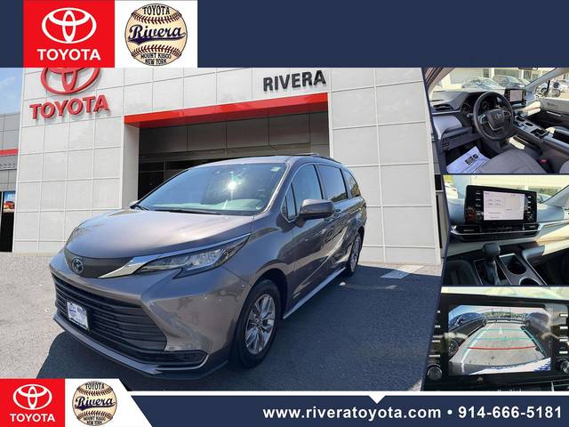 2021 Toyota Sienna LE AWD photo