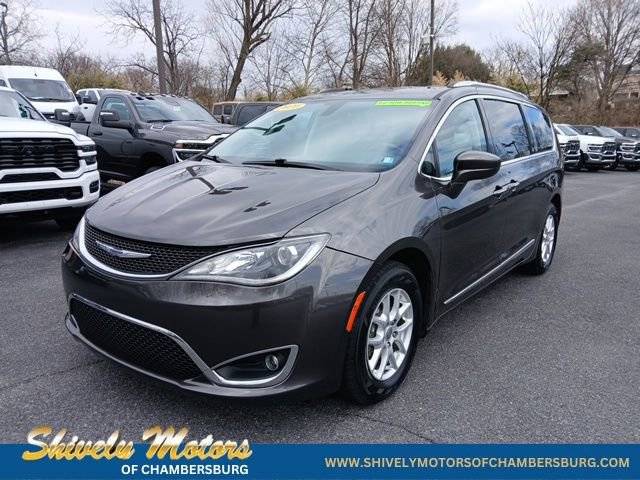 2020 Chrysler Pacifica Minivan Touring L FWD photo