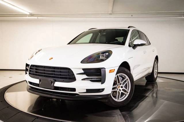 2021 Porsche Macan  AWD photo