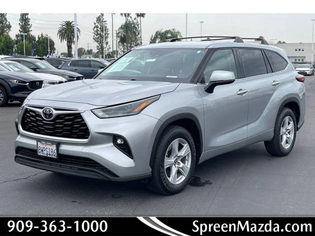 2021 Toyota Highlander LE FWD photo