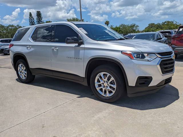 2021 Chevrolet Traverse LS FWD photo