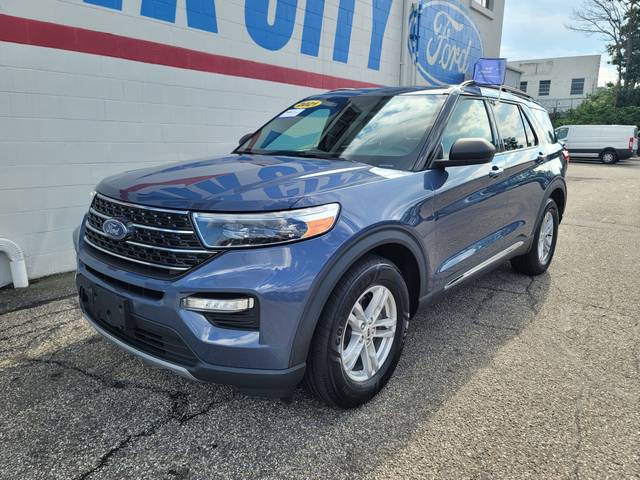 2021 Ford Explorer XLT 4WD photo