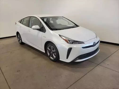 2021 Toyota Prius XLE FWD photo