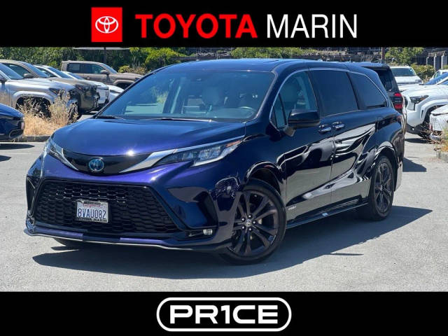 2021 Toyota Sienna XSE FWD photo