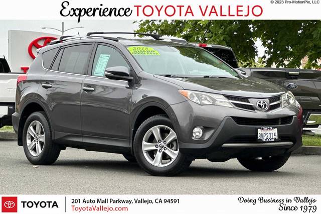 2015 Toyota RAV4 XLE FWD photo