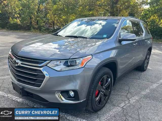 2021 Chevrolet Traverse LT Leather AWD photo