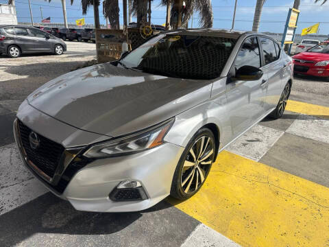 2021 Nissan Altima 2.5 SR FWD photo