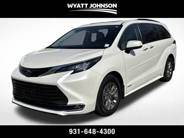 2021 Toyota Sienna XLE FWD photo