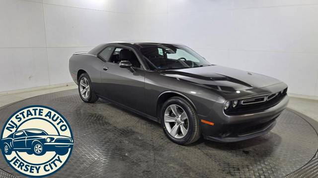 2020 Dodge Challenger SXT RWD photo