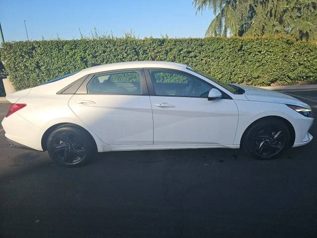 2021 Hyundai Elantra SEL FWD photo